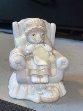 Summit Collection Exclusive Music Box